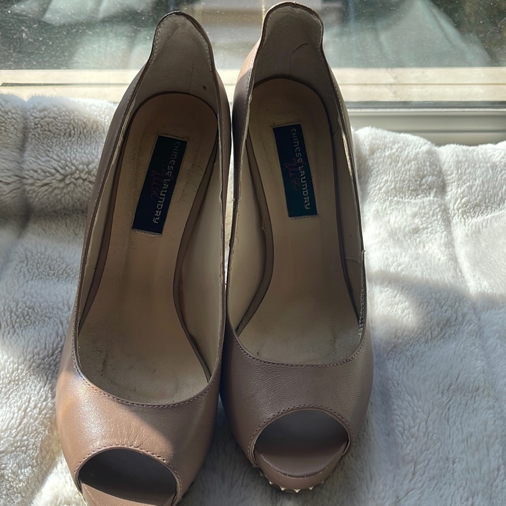 Chinese Laundry Open Toe Stiletto Heels with gold rrimmimgs SALE ONE DAY ONLY